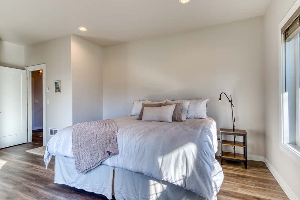Contemporary built dog friendly house with partial ocean views
