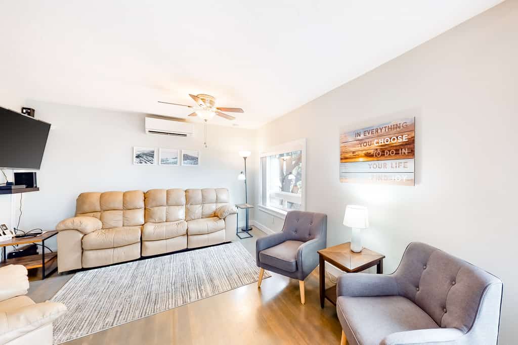 Bud's Beach House