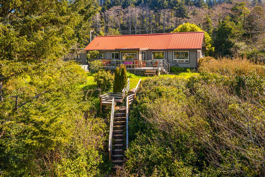 Delightful dog friendly home with bay views private hot tub and sauna