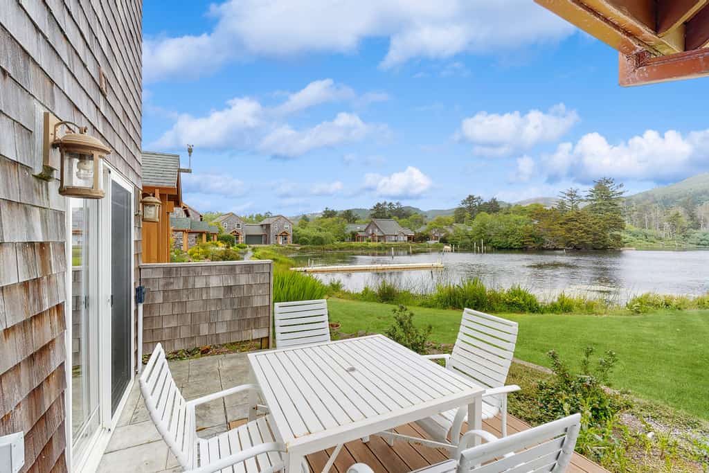 Lake Front Townhome - Rockaway Beach