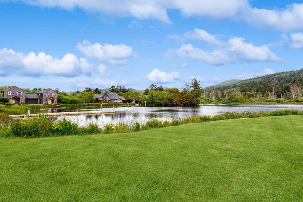 Lake Front Townhome - Rockaway Beach