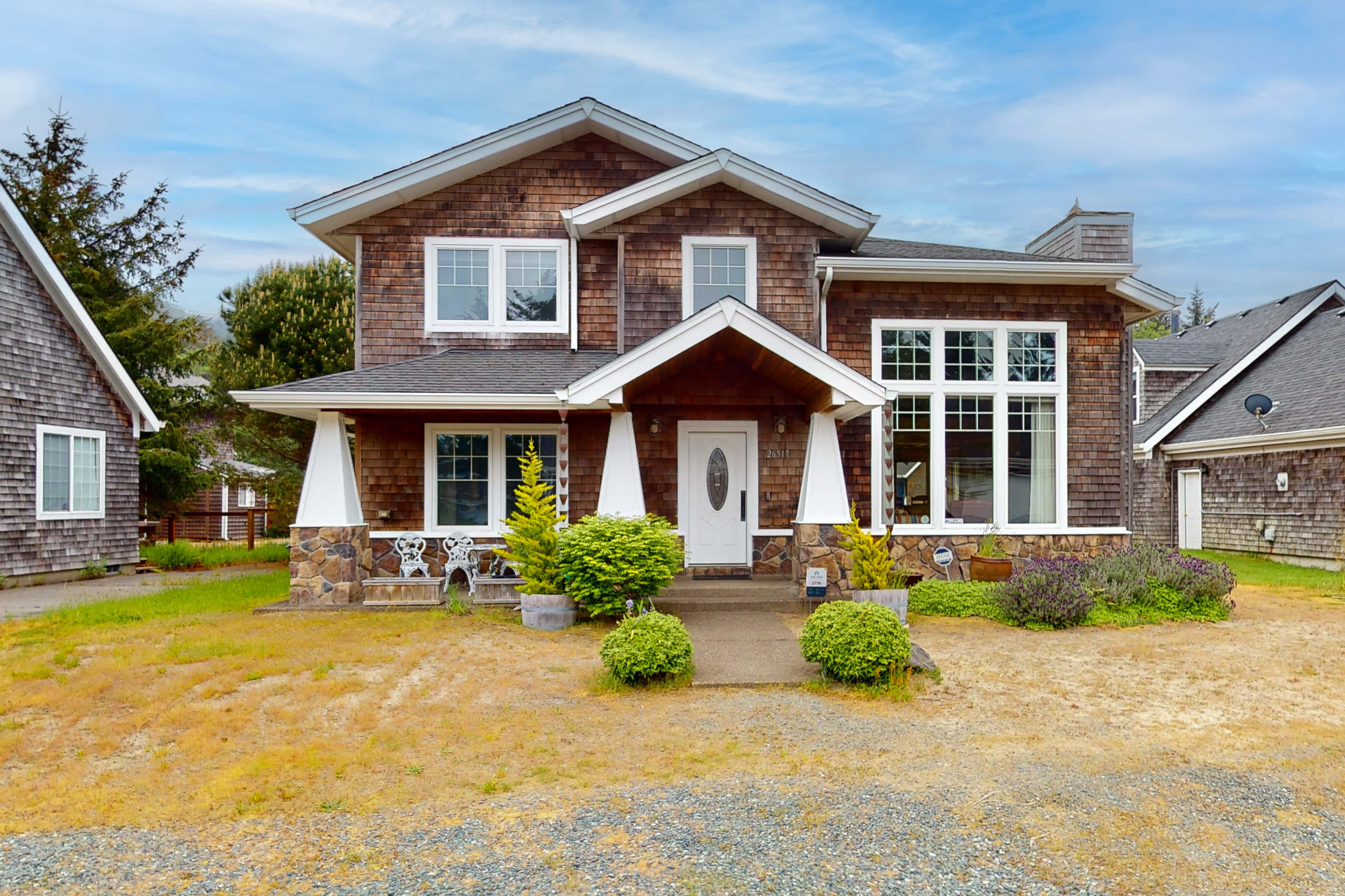 Oasis on the coast with easy beach access and woodstove