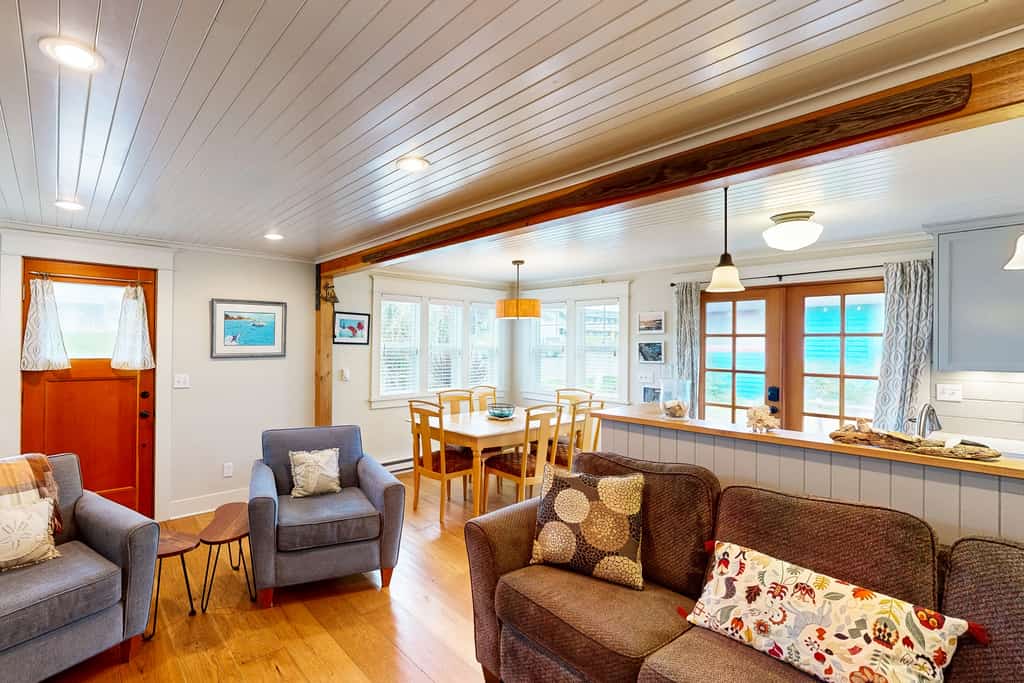 Rockaway Beach Bungalow