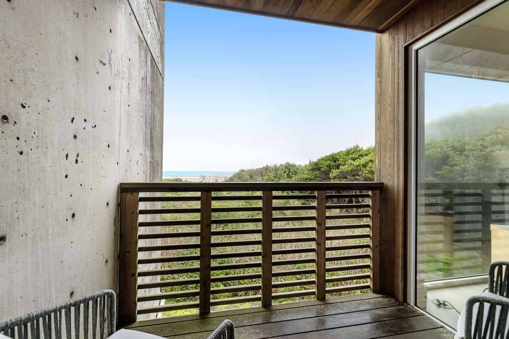 The Oyster Bay Condo 107