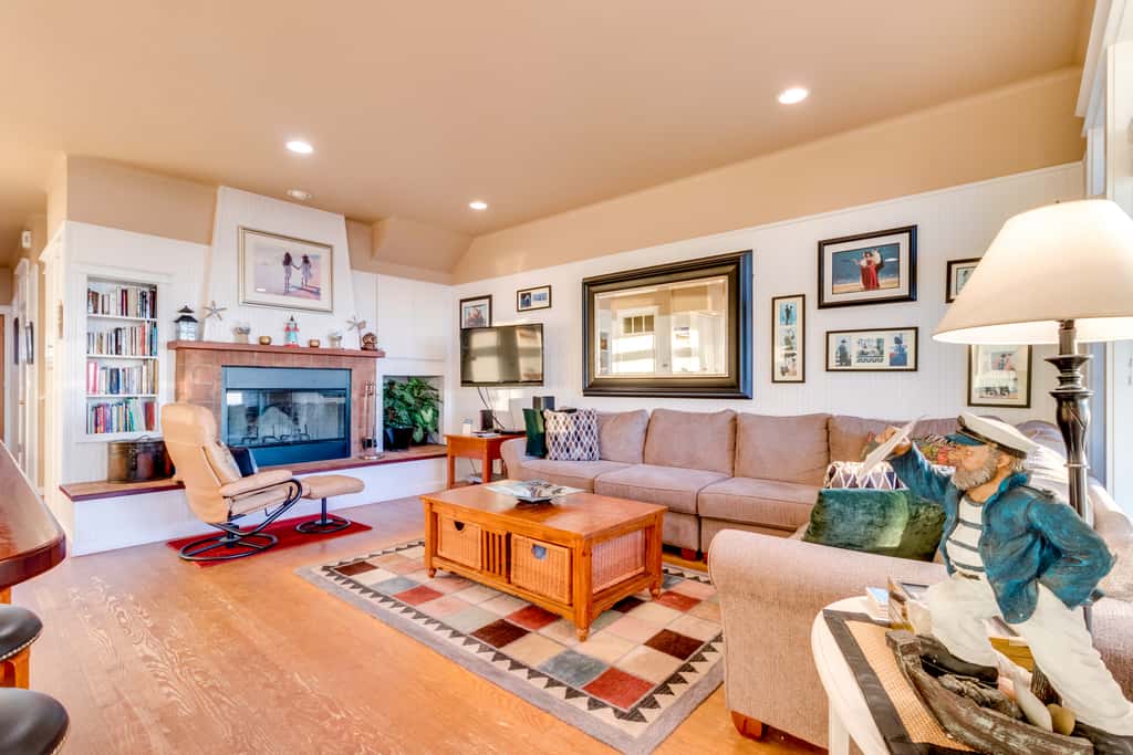 Dog Friendly Waterfront Bungalow Just Steps to the Sand and Waves