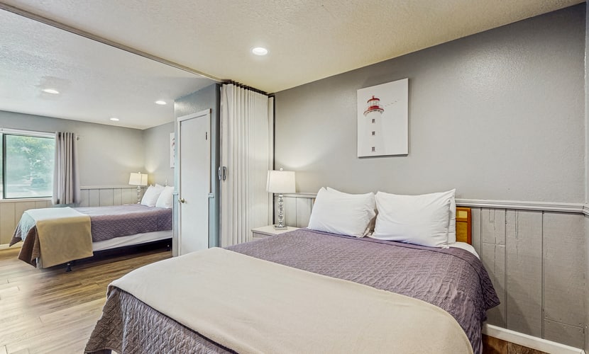 Sea Treasures Inn #103