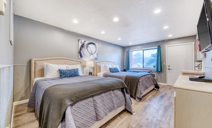 Sea Treasures Inn #104