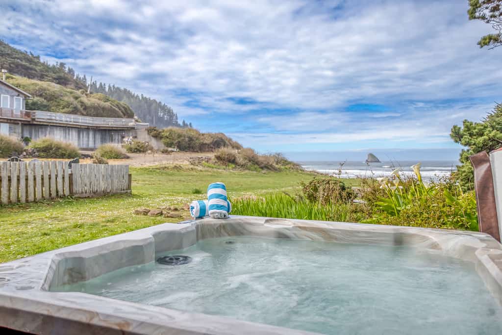 Shoreline Cottage Oceanfront Vacation Rental
