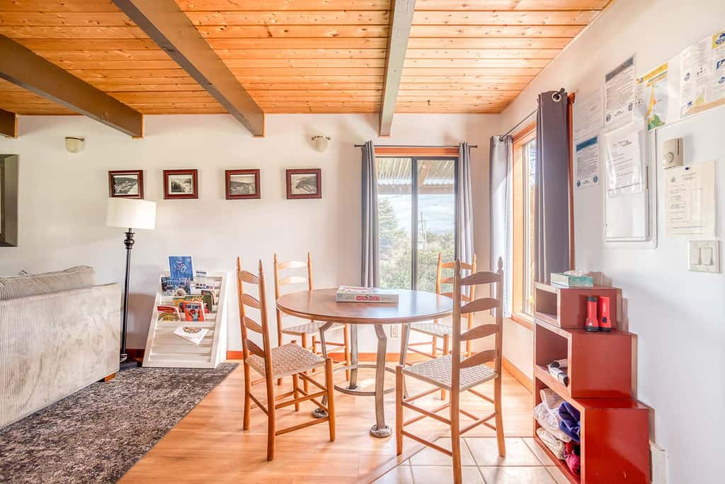 Oceanfront cottage with hot tub beach access fireplace and WiFi Dog friendly