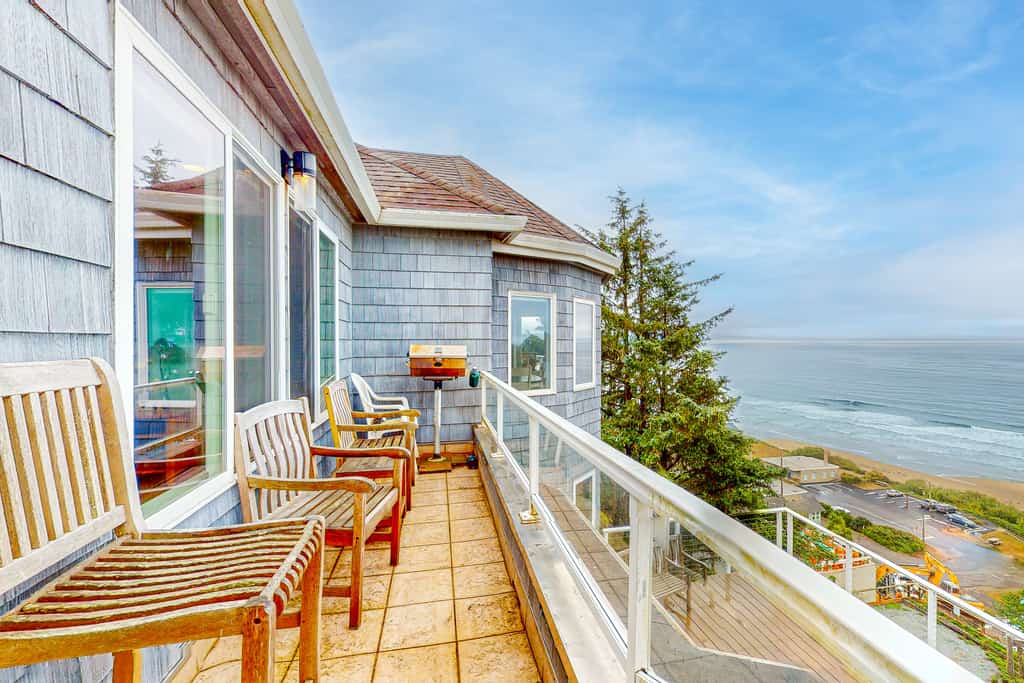 Berni's Ocean View Castle - The Potter's Wheel