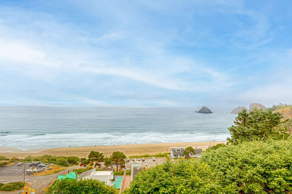 Berni's Ocean View Castle - The Potter's Wheel