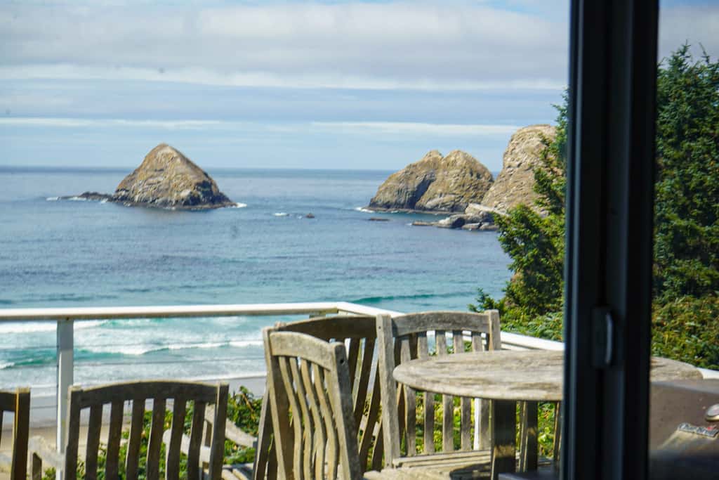 Beautiful and dog friendly ocean views with a private patio
