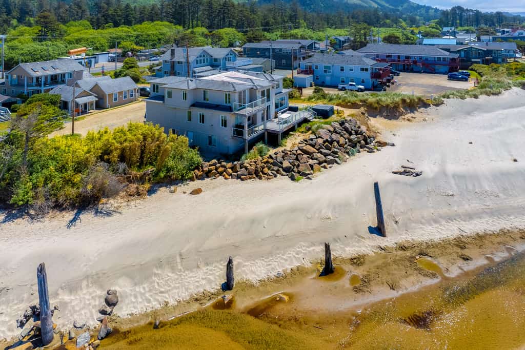 The Rockaway Beach Villa