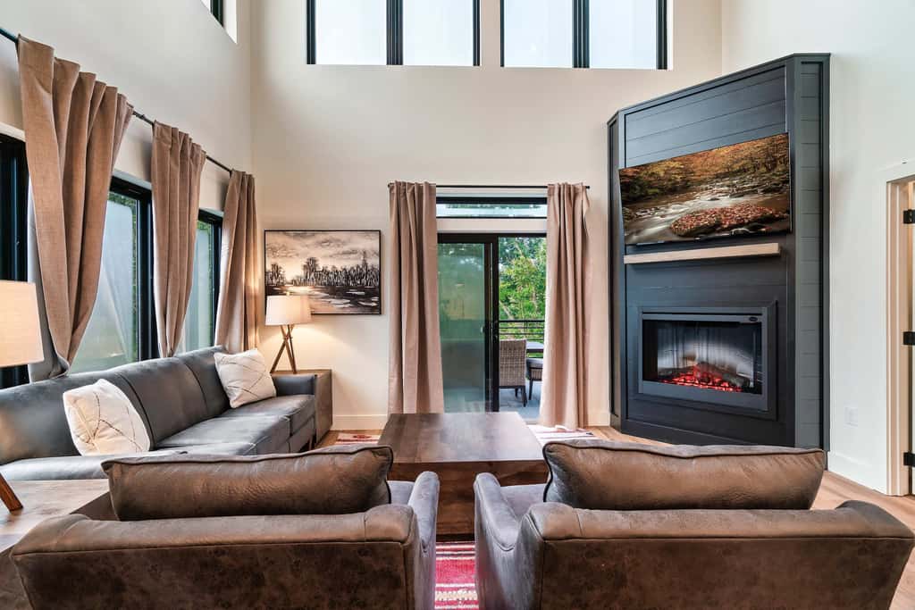 Modern Luxe N Smokies, Sleeps 10・Games・Hot Tub