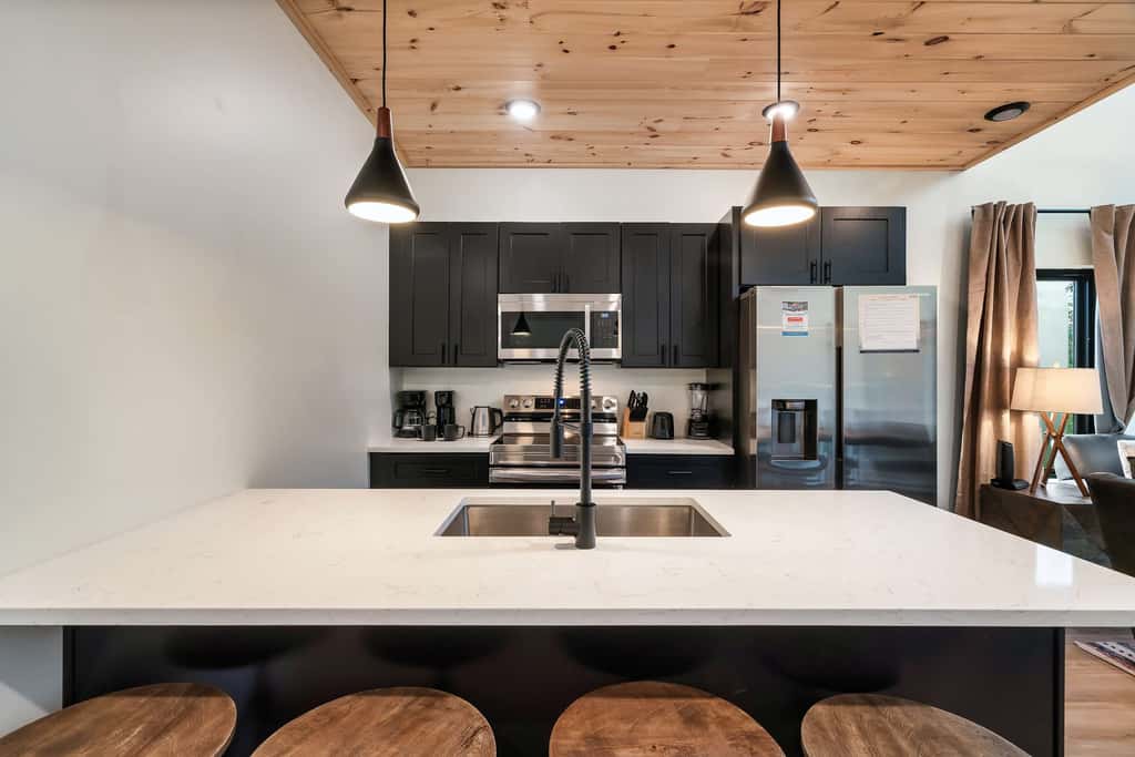 Modern Luxe N Smokies, Sleeps 10・Games・Hot Tub
