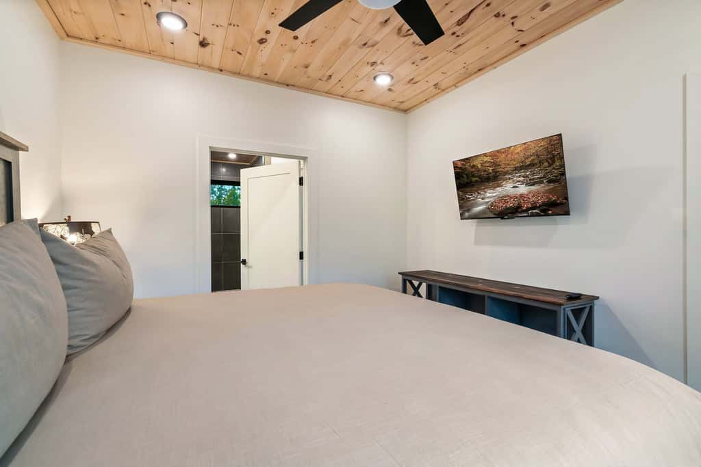 Modern Luxe N Smokies, Sleeps 10・Games・Hot Tub