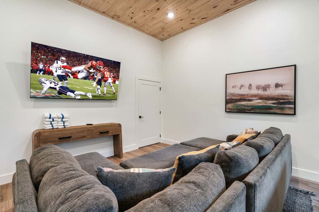 Modern Luxe N Smokies, Sleeps 10・Games・Hot Tub