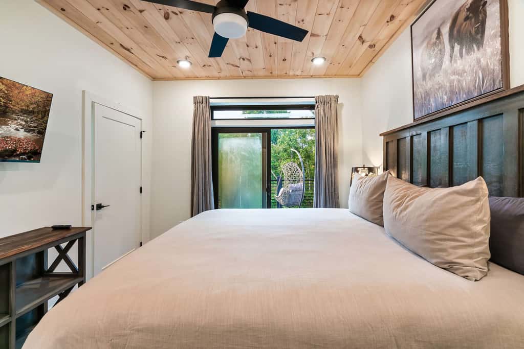 Modern Luxe N Smokies, Sleeps 10・Games・Hot Tub
