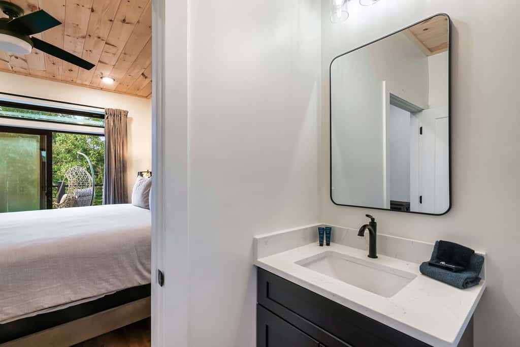 Modern Luxe N Smokies, Sleeps 10・Games・Hot Tub