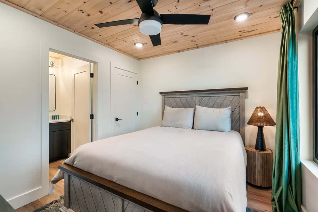 Modern Luxe N Smokies, Sleeps 10・Games・Hot Tub