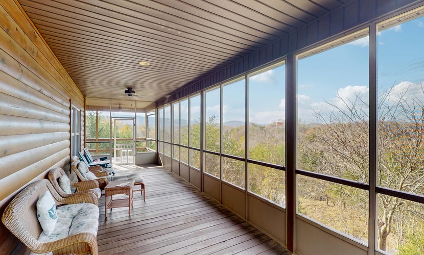 ๐๏ธ ๐ฃ๐ฒ๐ฎ๐ฐ๐ฒ๐๐ผ๐ผ๐ฑ
Peaceful retreat in Dandridge, TN near Douglas Lake! This cozy home sleeps 8 and features a fire pit, BBQ grill, and scenic deck views. Enjoy a stone fireplace, fully equipped kitchen, and fast WiFi. Close to Smoky Mountains, Pigeon Forge, Dollywood, and local dining. Perfect for families, couples, or a relaxing lake getaway.