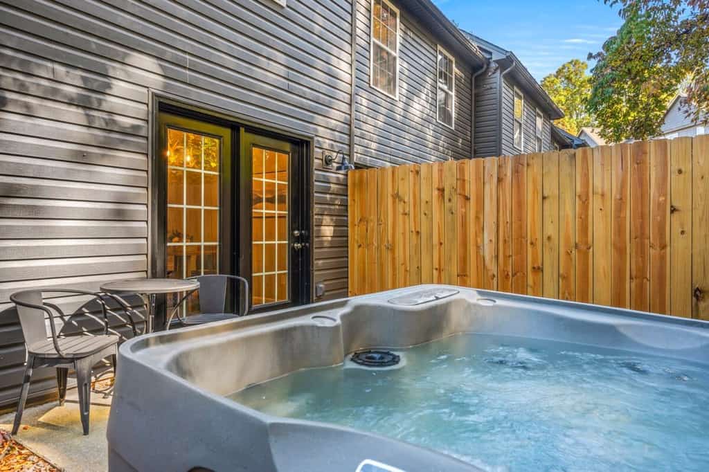 Escape to your perfect Sevierville retreat in the heart of the Smoky Mountains! Relax in your private patio hot tub, enjoy classic arcade games, stream your favorite shows on the Smart TV with Roku, and cook in the fully equipped kitchen. This pet-friendly cabin sleeps 6, features fast WiFi, easy keyless entry, washer/dryer, and an open layout ideal for families or small groups. Book your Smoky Mountains getaway today and start making unforgettable memories!