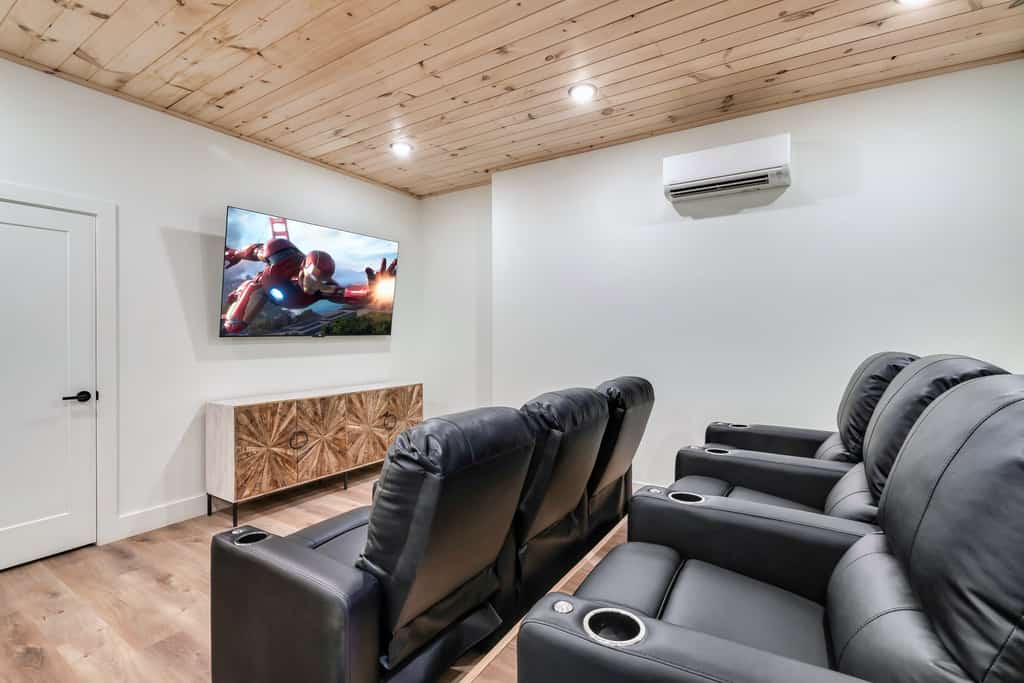 Experience luxury like never before at our modern mountain retreat! With sleek, contemporary design seamlessly blending into the wilderness, this 4-bedroom haven is perfect for families or friends. Relax by the sparkling private pool, soak in the bubbling hot tub, or explore nearby Sevierville’s attractions. Enjoy exclusive discounts at Soaky Mountain Water Park when you stay with us. Whether you seek adventure or tranquility, our home is the perfect getaway. Book now for an unforgettable stay!
