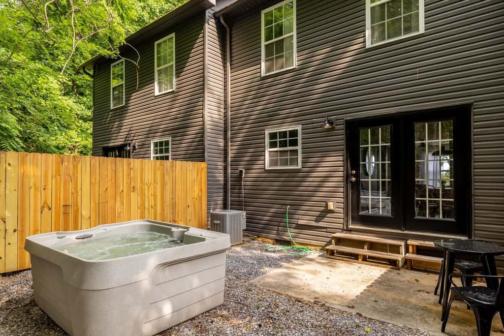 Game Room Fun, Hot Tub, Dollywood Nearby, Sleeps 8