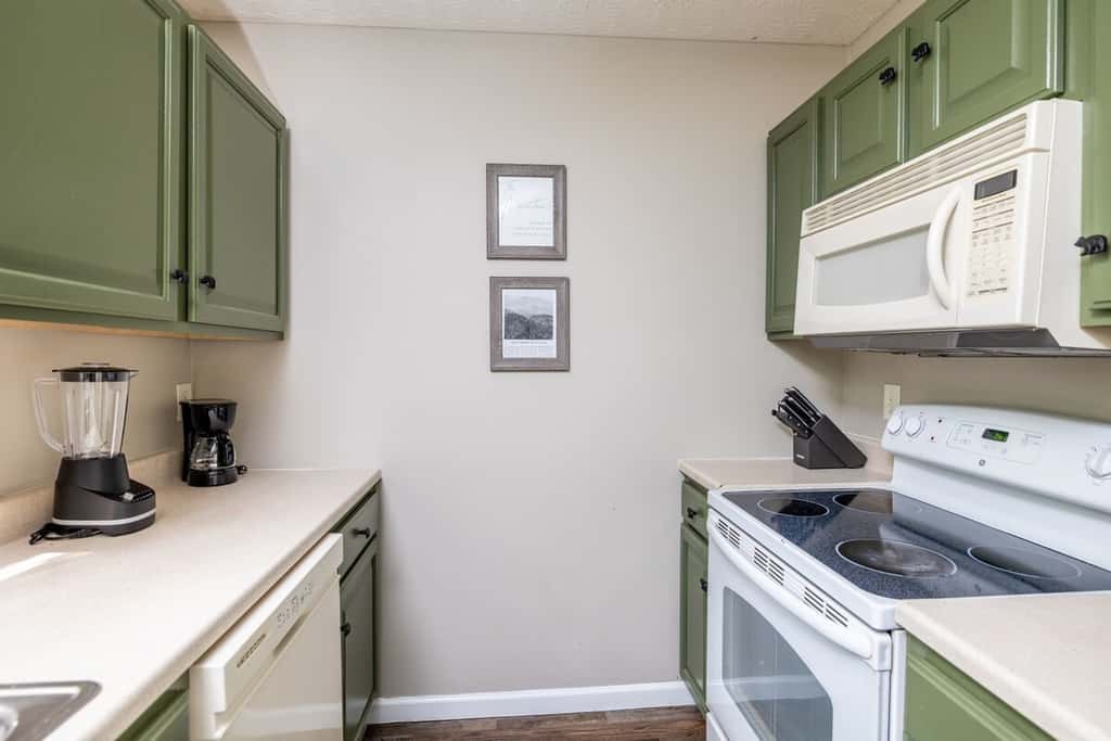 Game Room Fun, Hot Tub, Dollywood Nearby, Sleeps 8