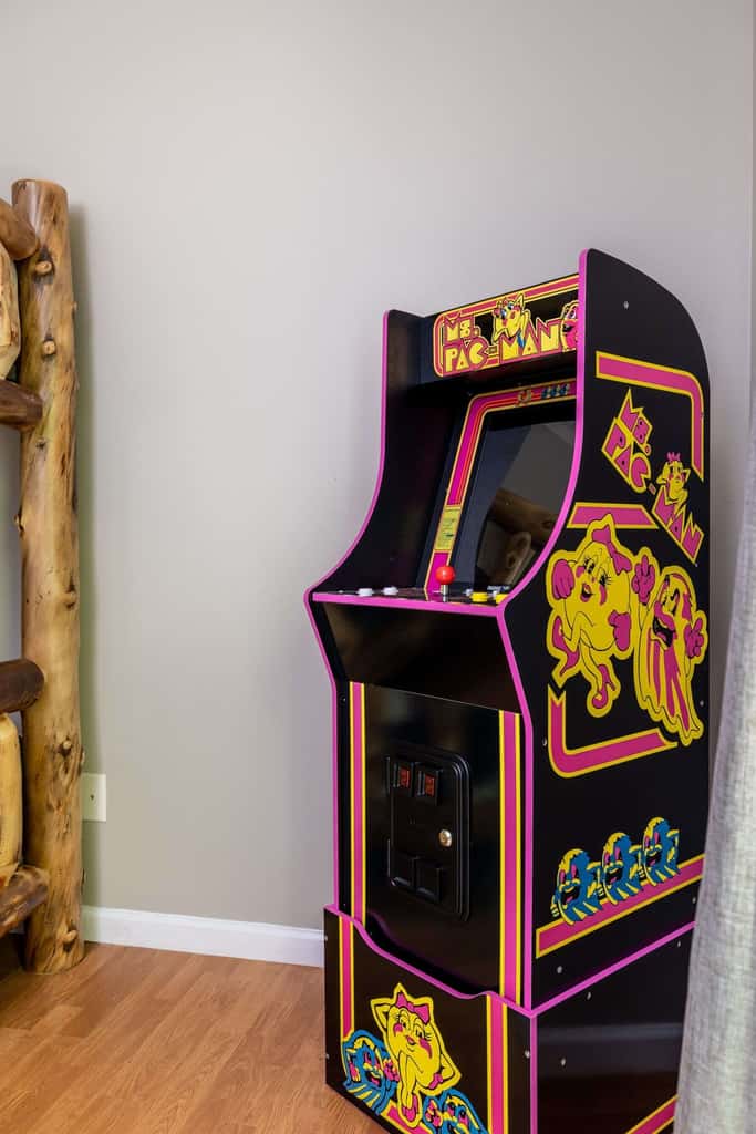 Game Room Fun, Hot Tub, Dollywood Nearby, Sleeps 8