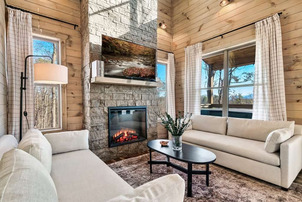 The Everwood Fall Escape, Sleeps 14・Pool・Hot tub