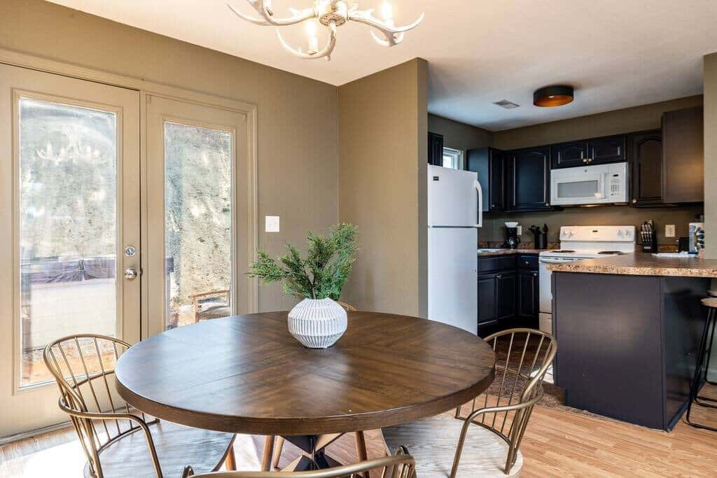 Peaceful Getaway, Sleeps 6・Pet Friendly & Hot Tub