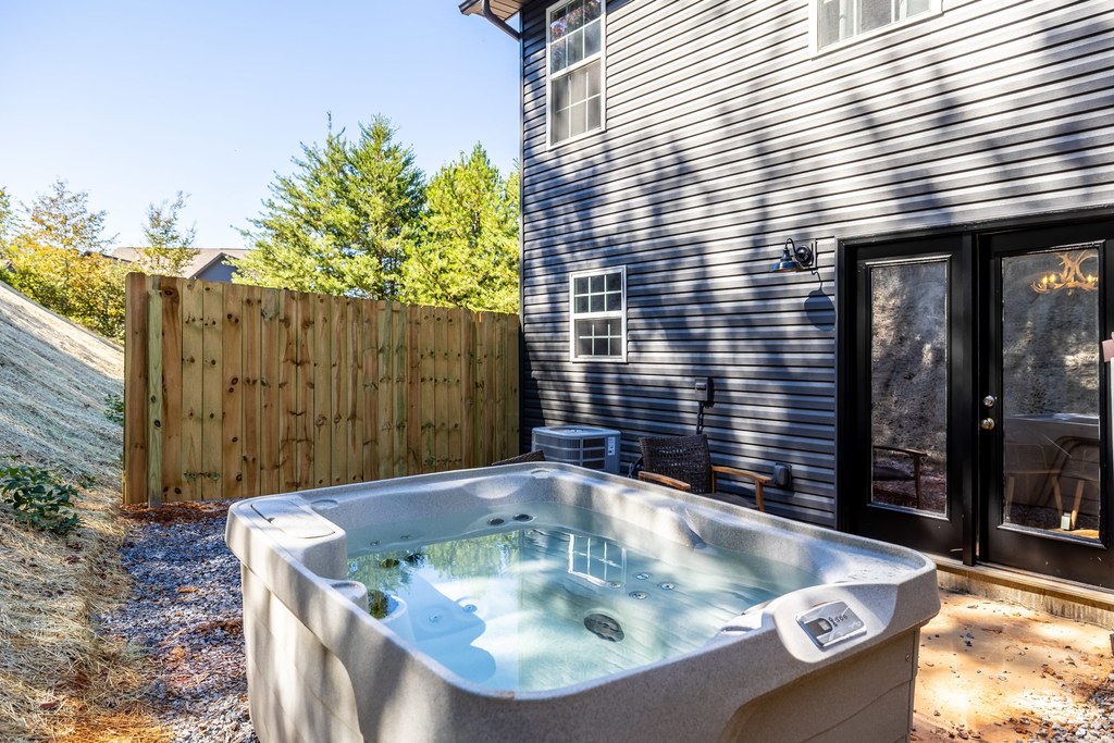 Peaceful Getaway, Sleeps 6・Pet Friendly & Hot Tub
