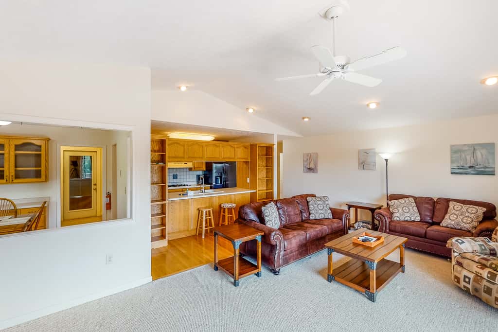 Douglas Lake Getaway・Hot Tub・Lakefront・Pool Table