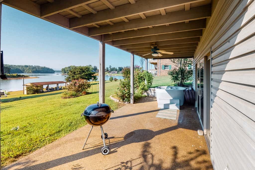 Douglas Lake Getaway・Hot Tub・Lakefront・Pool Table