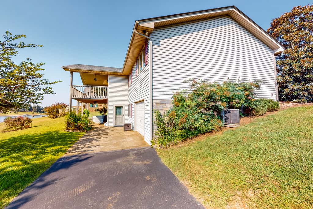 Douglas Lake Getaway・Hot Tub・Lakefront・Pool Table