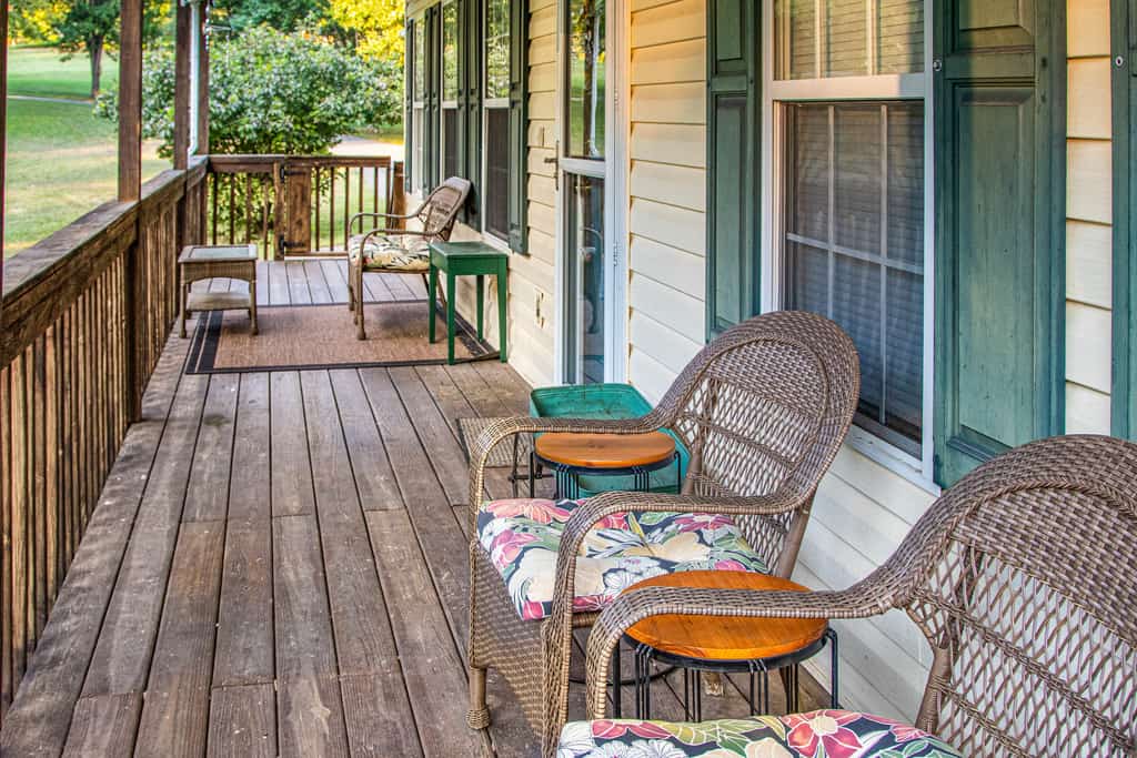 Escape to this spacious 3-bedroom, 3-bath Smoky Mountain cabin, perfect for families and groups. Enjoy a fun-filled game room with air hockey, a retro arcade, outdoor fire pit, plus a cozy living area with a Smart TV. Cook meals in the fully equipped kitchen with breakfast bar and dining table. Just 1 mile from Forbidden Caverns and a short drive to Sevierville, Pigeon Forge, Gatlinburg, Dollywood, and the Great Smoky Mountains.