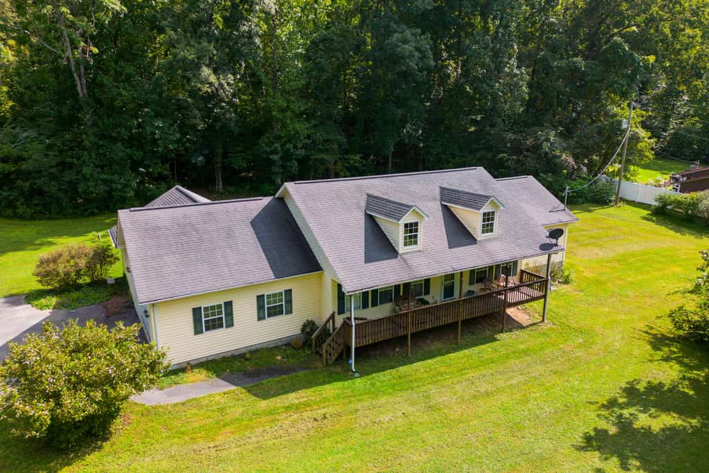 Escape to this spacious 3-bedroom, 3-bath Smoky Mountain cabin, perfect for families and groups. Enjoy a fun-filled game room with air hockey, a retro arcade, outdoor fire pit, plus a cozy living area with a Smart TV. Cook meals in the fully equipped kitchen with breakfast bar and dining table. Just 1 mile from Forbidden Caverns and a short drive to Sevierville, Pigeon Forge, Gatlinburg, Dollywood, and the Great Smoky Mountains.