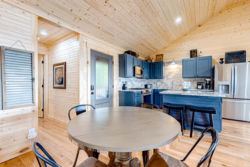 Serene Douglas Lakefront Home, 2 Decks, Game Room