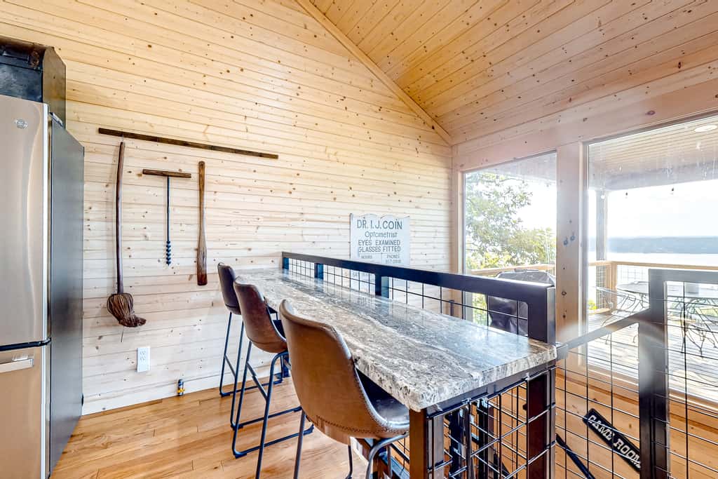 Serene Douglas Lakefront Home, 2 Decks, Game Room