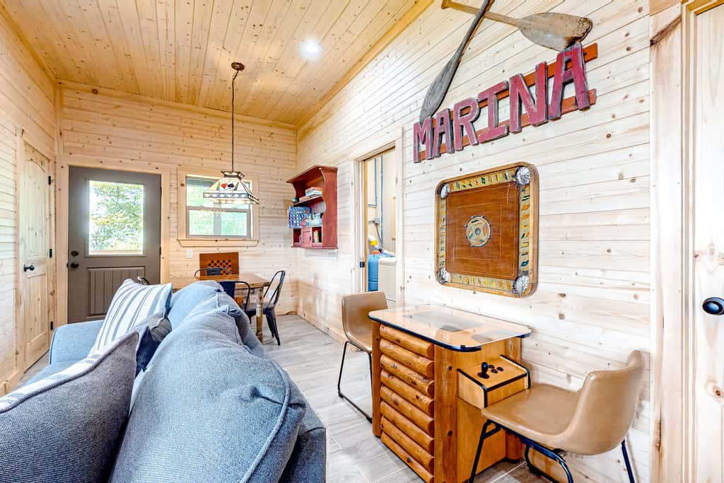 Serene Douglas Lakefront Home, 2 Decks, Game Room