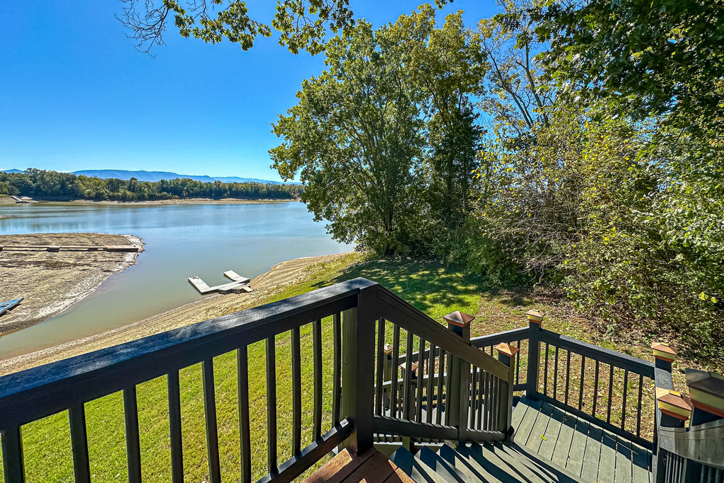 Serene Lakefront Home, Dock, Game room, Fire Pit