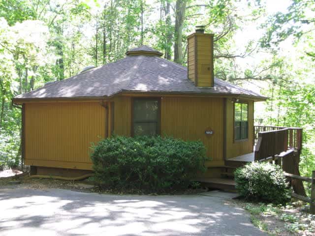 2 Story Smoky View Chalet, Sleeps 6, Cable, Games