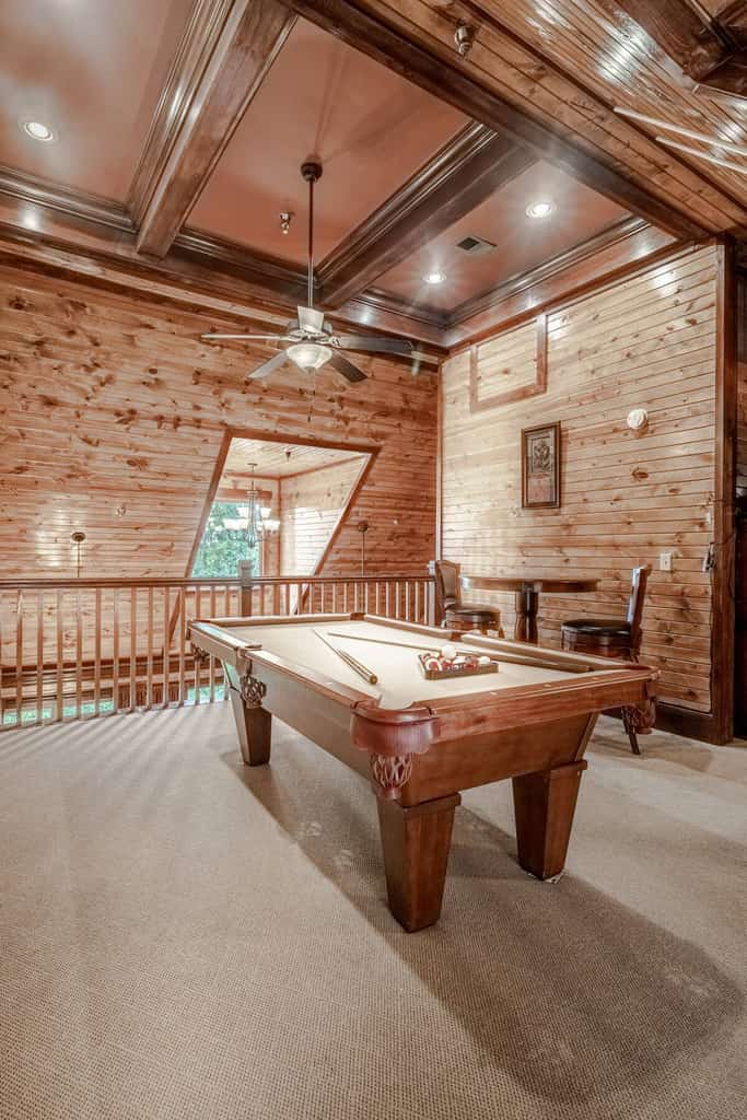 Escape to your cozy Pigeon Forge cabin, just minutes from Dollywood, the Smoky Mountains, and endless family fun! Perfect for a relaxing getaway, this cabin offers a fully equipped kitchen and a pool table for friendly games. Enjoy spacious, comfortable bedrooms and modern amenities while staying close to top attractions, hiking trails, and scenic views. Your dream Smoky Mountain vacation starts here — book now for an unforgettable stay!