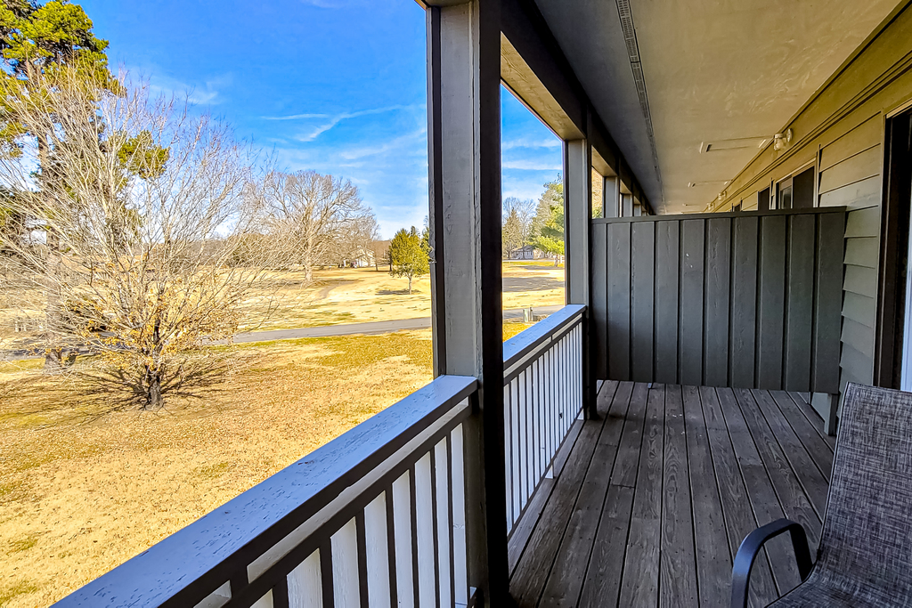Stroll to Douglas Lake, Sleeps 4, Dog OK, Games, Gym