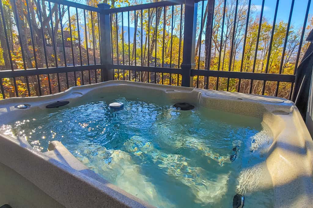 Luxe Cabin, Sleep 6, Hot Tub, Fireplace, Views