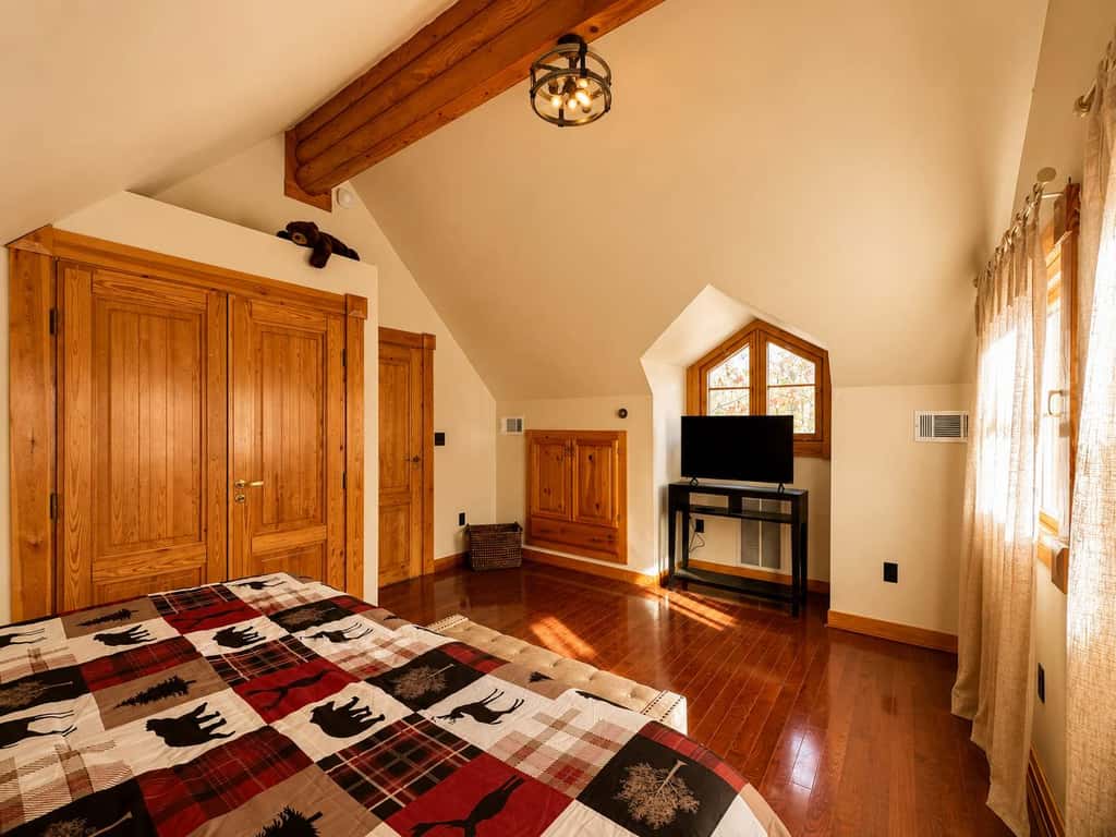 Luxe Cabin, Sleep 6, Hot Tub, Fireplace, Views
