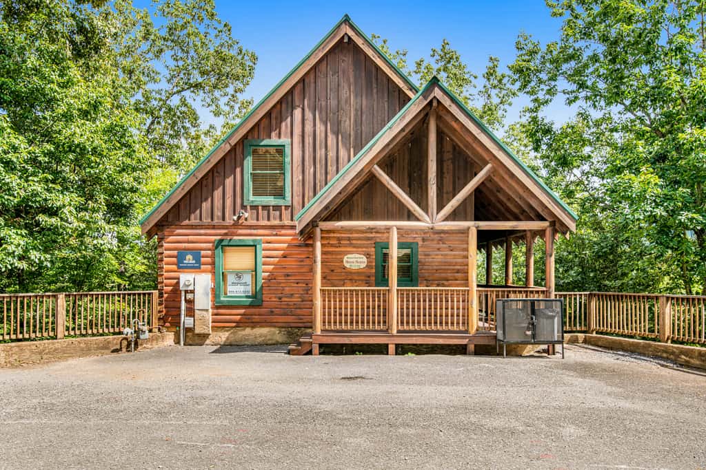 Cozy Log Cabin・Hot Tub・Resort Pool・Balcony・Gated