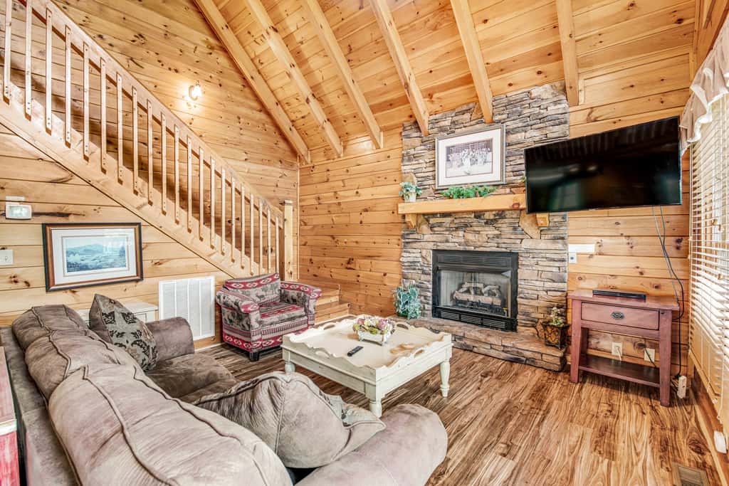 Cozy Log Cabin・Hot Tub・Resort Pool・Balcony・Gated