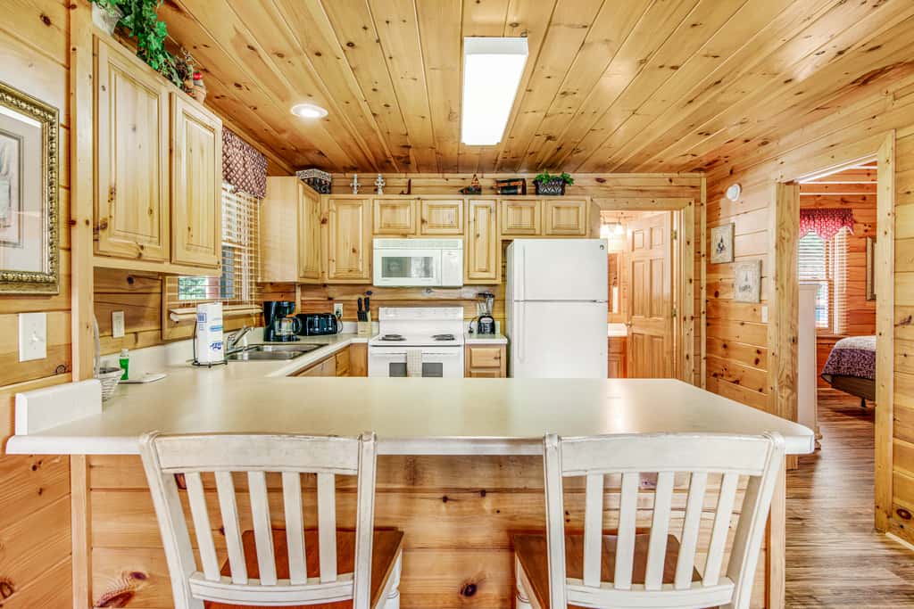 Cozy Log Cabin・Hot Tub・Resort Pool・Balcony・Gated